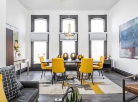 Luxurious Downtown Penthouse Great Views, hotel a Crawfordsville