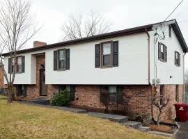 5BR Johnson City Fenced Yard Firepit Sleeps 8