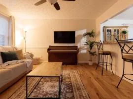 5BR Johnson City Fenced Yard Firepit Sleeps 8