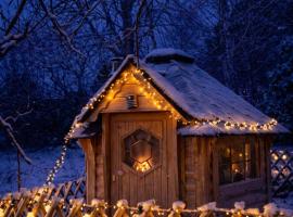 KOTAs Accueil V&eacute;lo - Chez Flo & Marc，西塞河畔的舒齊的山林小屋