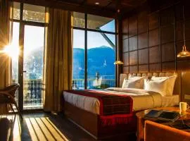 Hamta 270, Boutique Luxury Stay with stunning scenery in high mountains