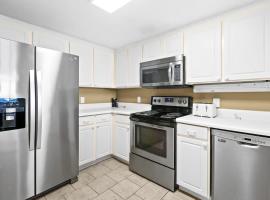 Jade East Towers 0520, hotel di Destin