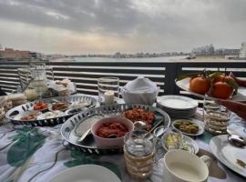 Luxury B3 Chalet COMO, hotel sa Al Khiran
