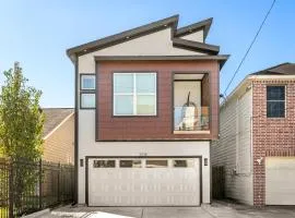 4BR En-Suite Townhome that is Near UH and Downtown