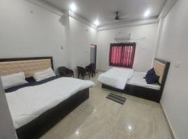 Hotel Anuj Palace l Near Ram Mandir، فندق في Ayodhya