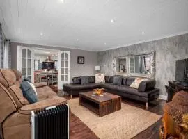 6 Bedroom - The Old Bakehouse Historic Home