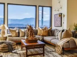 Luxury Gatlinburg Cabin with indoor Pool