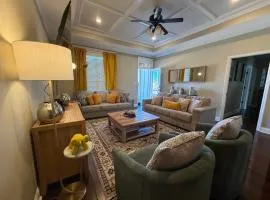 Hahira 3-Bedroom Home near Wild Adventures, Sleeps 12