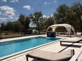 Cabañas "Las Escondidas"、Valle Grandeのホテル