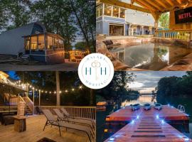 Lakefront Retreat - Paved Rd - Breathtaking views, hotel en Dandridge