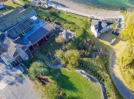 Camano Island Inn، فندق في Camano