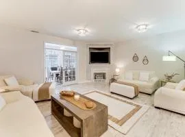 2 Mi to Bethany Beach Townhome with Pool Access!