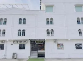 Marigold hotel and restaurant