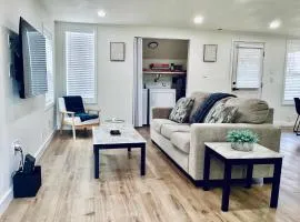 Boardwalk Bungalow 1 For 6