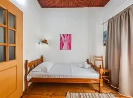 'Easy Steps' Guesthouse - Room 1 - Pro Bono by PikHost