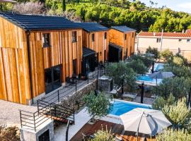 NEW!!! Villa Trilogia XXL - 12 guests, 3 pools, hotel a Tugare