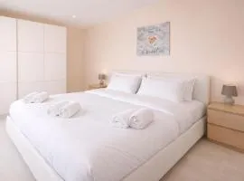 Como Relax with balcony