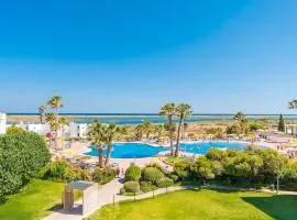 Resort Penthouse sea view, 2 pools and private beach