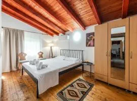 'Easy Steps' Guesthouse - Room 3 - Pro Bono by PikHost