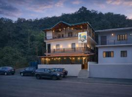 The Aura by Backpackers Stop, מלון בנייניטל