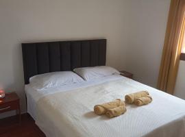 Descanso Perfecto Ruta 34, Wifi, Cochera e Ideal para Viajeros, 3 personas, hotell i Fernández