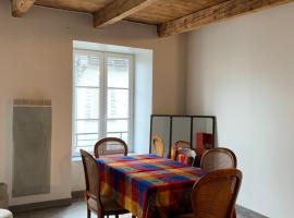 Chez Burons&Bouchons, Le Refuge Gourmand et Authentique, hôtel à Condat