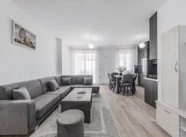 City Escape Apartment by PikHost