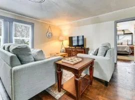 1 Mi to Rogue River Walkable Grants Pass Retreat