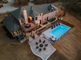 Shady Shores Lake House - Hot Tub Dog-Friendly