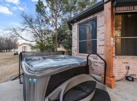 Shady Shores Lake House - Hot Tub Dog-Friendly