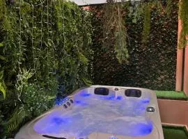 Majorelle green Spa Suite