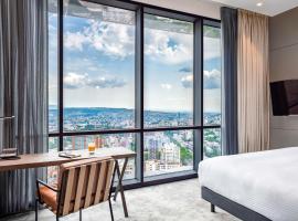 Pullman Tbilisi Axis Towers, hotel en Tiflis