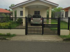 Alquilo casa en La Arena de Chitre Carnavales, kotedžas mieste La Arena