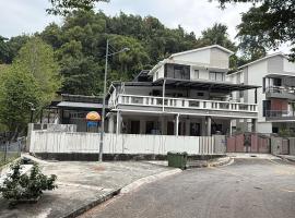 15PAX 3 BR, Kids Swimming Pool, Pool table, BBQ near Spice ARENA, Airport Penang, Hotel in Bayan Lepas