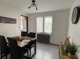 Maison de ville Chauny, hotel v destinaci Chauny