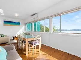 Sunbeam Cottage on the Lake