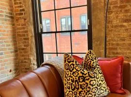 Brick & Bed Riverfront Lofts, T 409