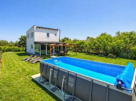 Beautiful Home In Turcin With Sauna, Hotel in Gornji Kneginec