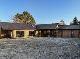 Lovely Home In V&aelig;ggerl&oslash;se With Wifi, prabangusis vie&scaron;butis mieste B&oslash;t&oslash; By