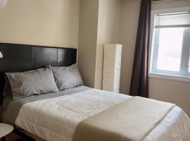 Edmonton में, होटल Private Room Condo by the River Valley Downtown Non Smoking