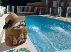 Complejo cerca del rio
