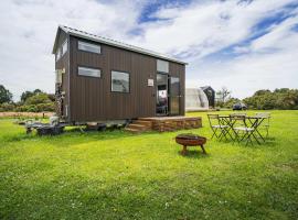 Sacred Ground by Tiny Away, מלון בOkato