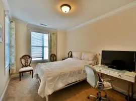 Chic & Bright Cary Home Prime Location, Sleeps Well
