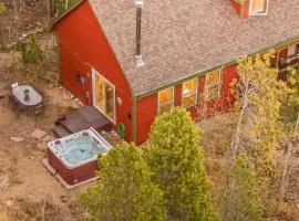 Family & Dog Welcoming Lodge with Hot Tub & Games