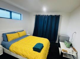 Room with en-suite bathroom, hotel a Kaiapoi