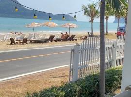 Baan Golden Resort & Residences, hotel a Sam Roi Yot