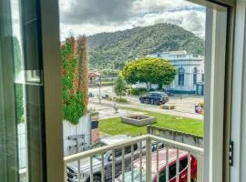 Modern Apartment in the heart of town