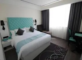 Xana Lite Korla Xiangli Avenue Food Street