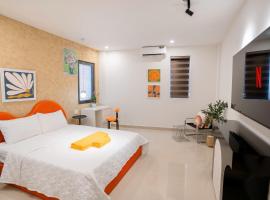 Khách sạn Mona, Hotel in Dĩ An