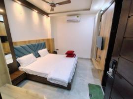 HOTEL O SS GRAND INN, hotel i Itaunja